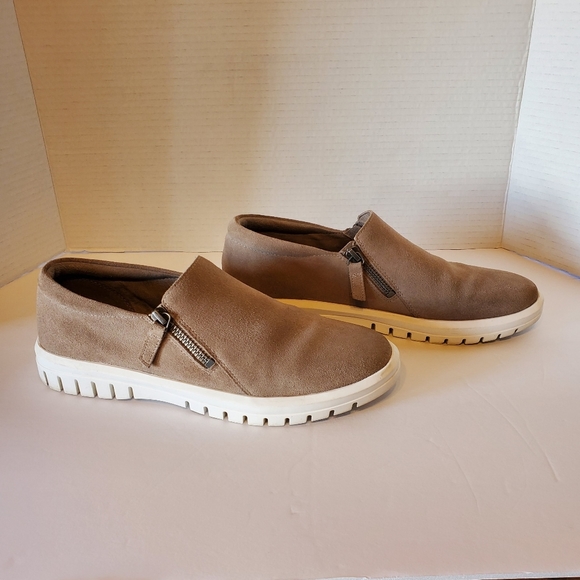 Blondo Faith Taupe Waterproof Slip On Sporty Sneaker 9 - Picture 2 of 10